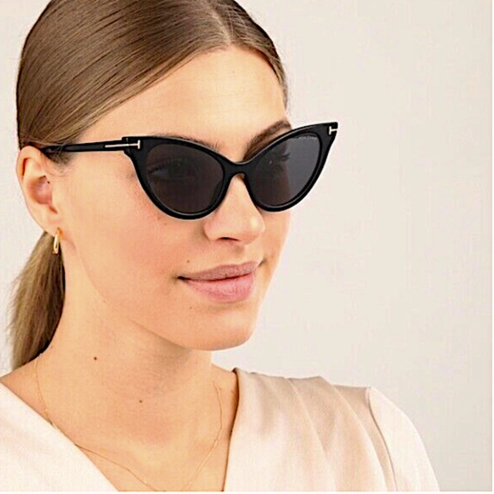 TOM FORD Evelyn FT0820 01A Black Grey